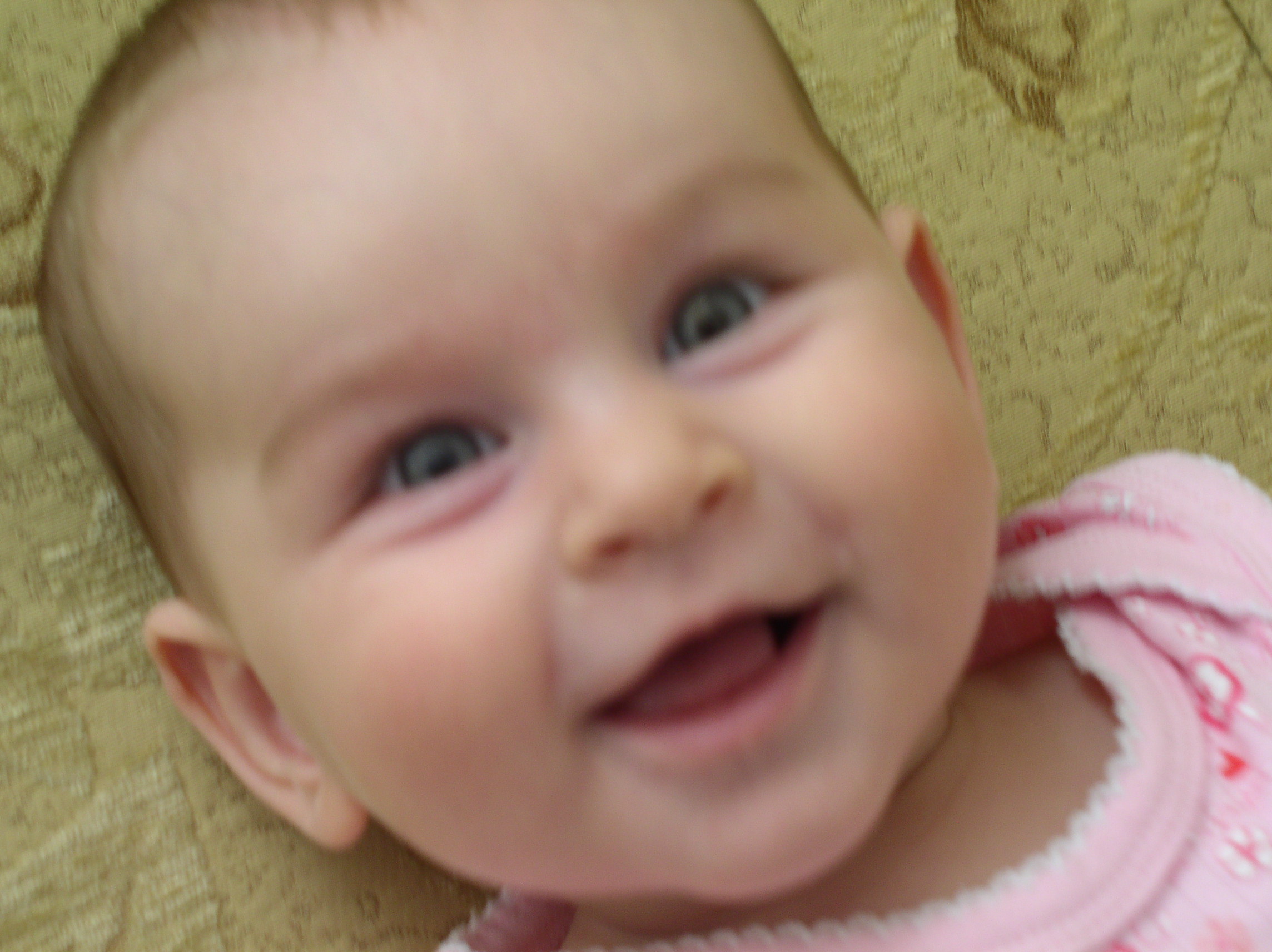 Gülen bebek