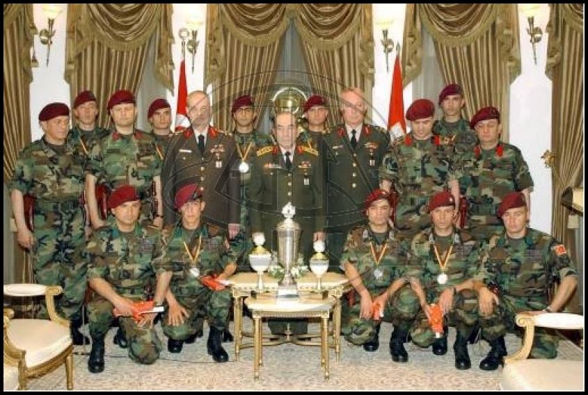 Bordo bereli askerleri