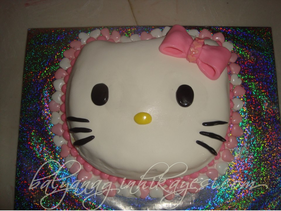 Hello kitty doğum günü pastası