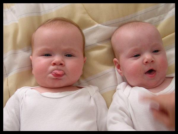 İkiz bebek