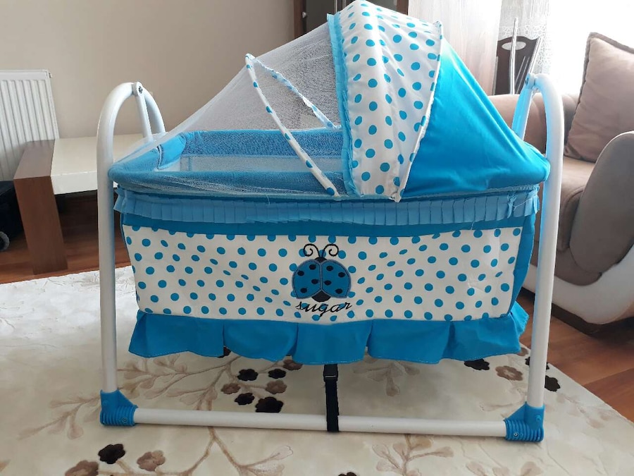 Taşınabilir bebek beşiği