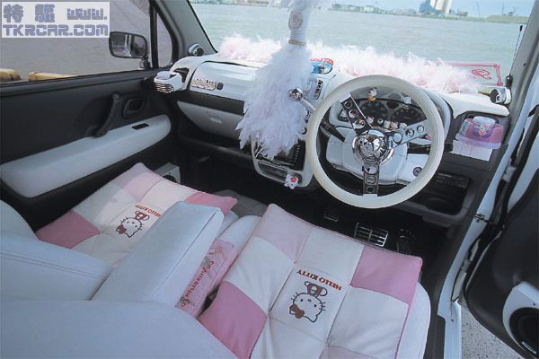Hello kitty bayan araba